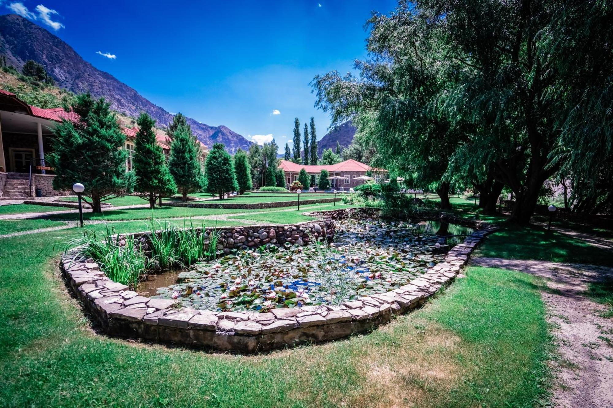 Chatcal Mountains Resort Burchmulla Exterior photo