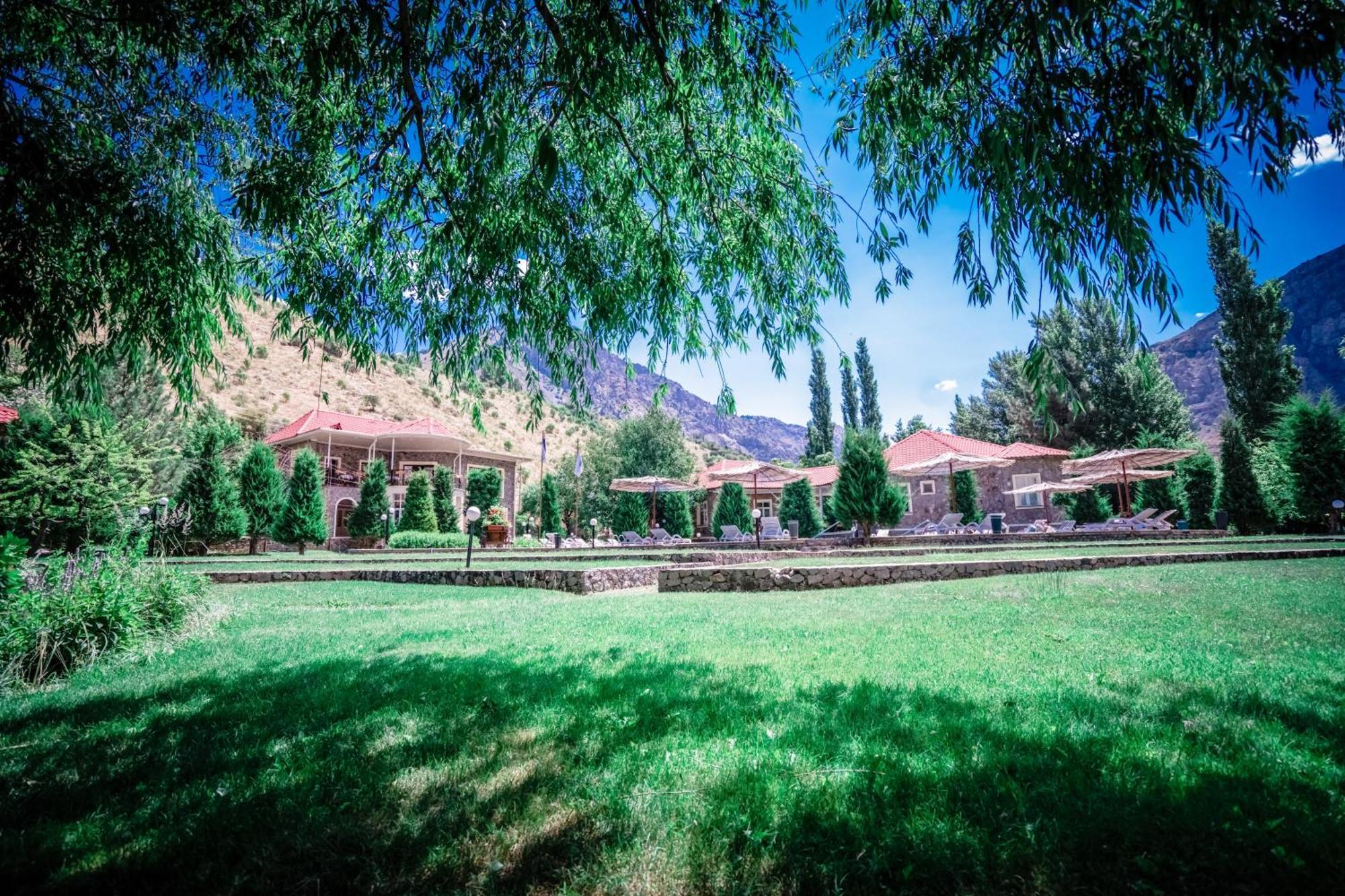 Chatcal Mountains Resort Burchmulla Exterior photo