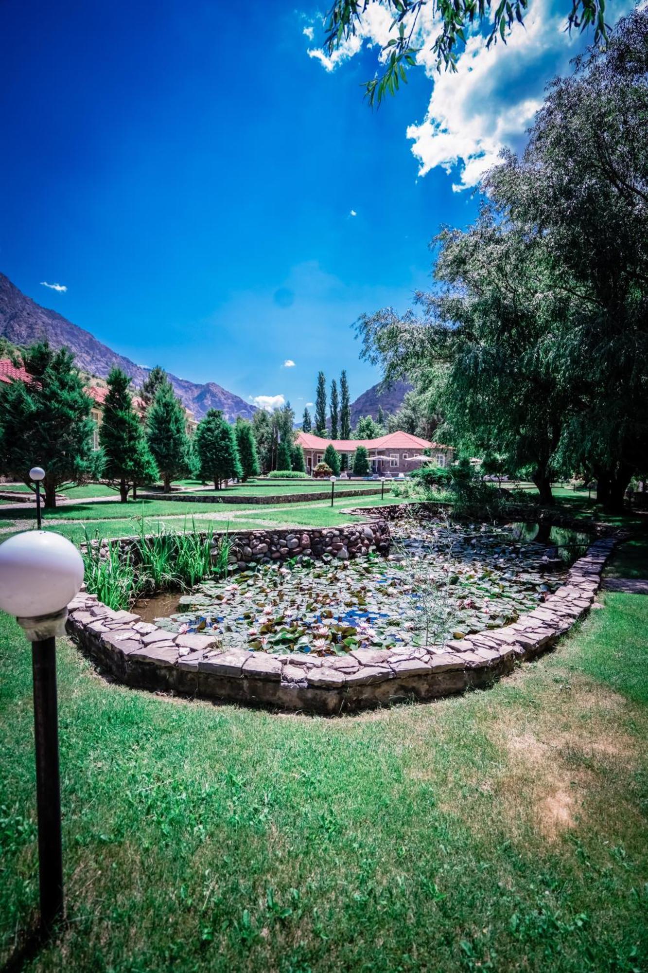 Chatcal Mountains Resort Burchmulla Exterior photo