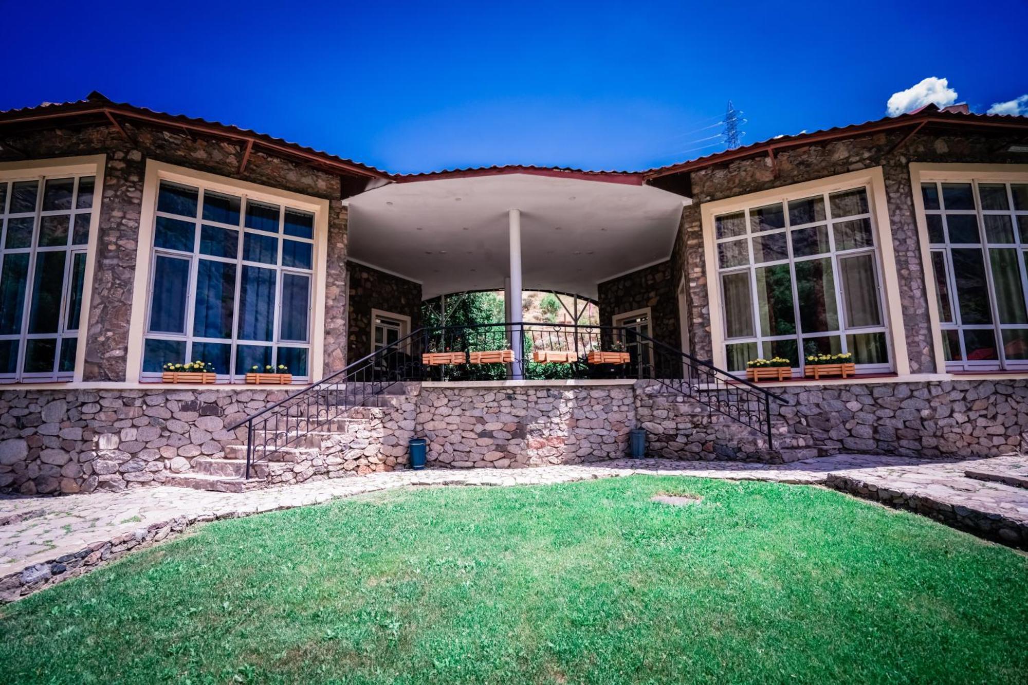 Chatcal Mountains Resort Burchmulla Exterior photo
